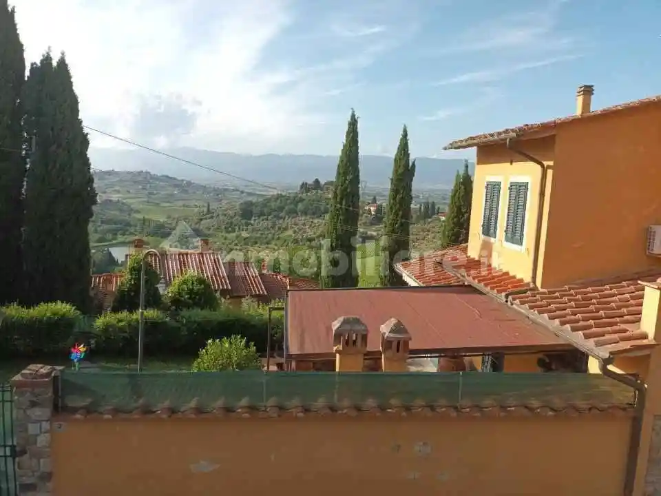 Appartamento in vendita a Carmignano