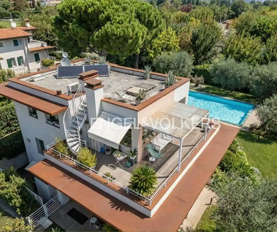 Villa in vendita a Moniga del Garda