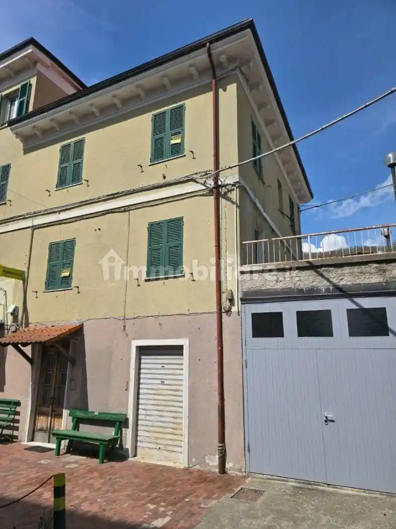 Appartamento in vendita a Rovegno