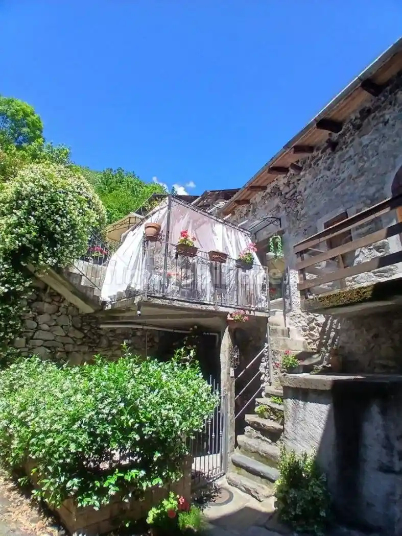 Casa indipendente in vendita a Berbenno di Valtellina