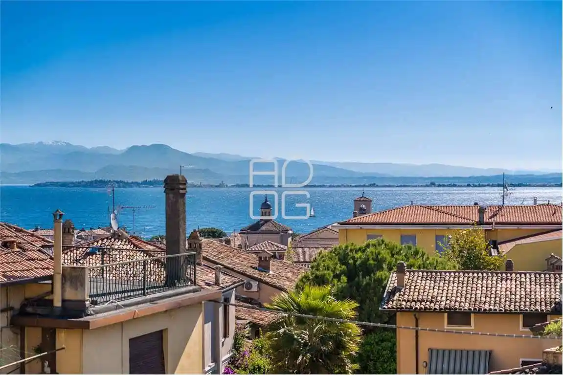 Appartamento in vendita a Desenzano del Garda