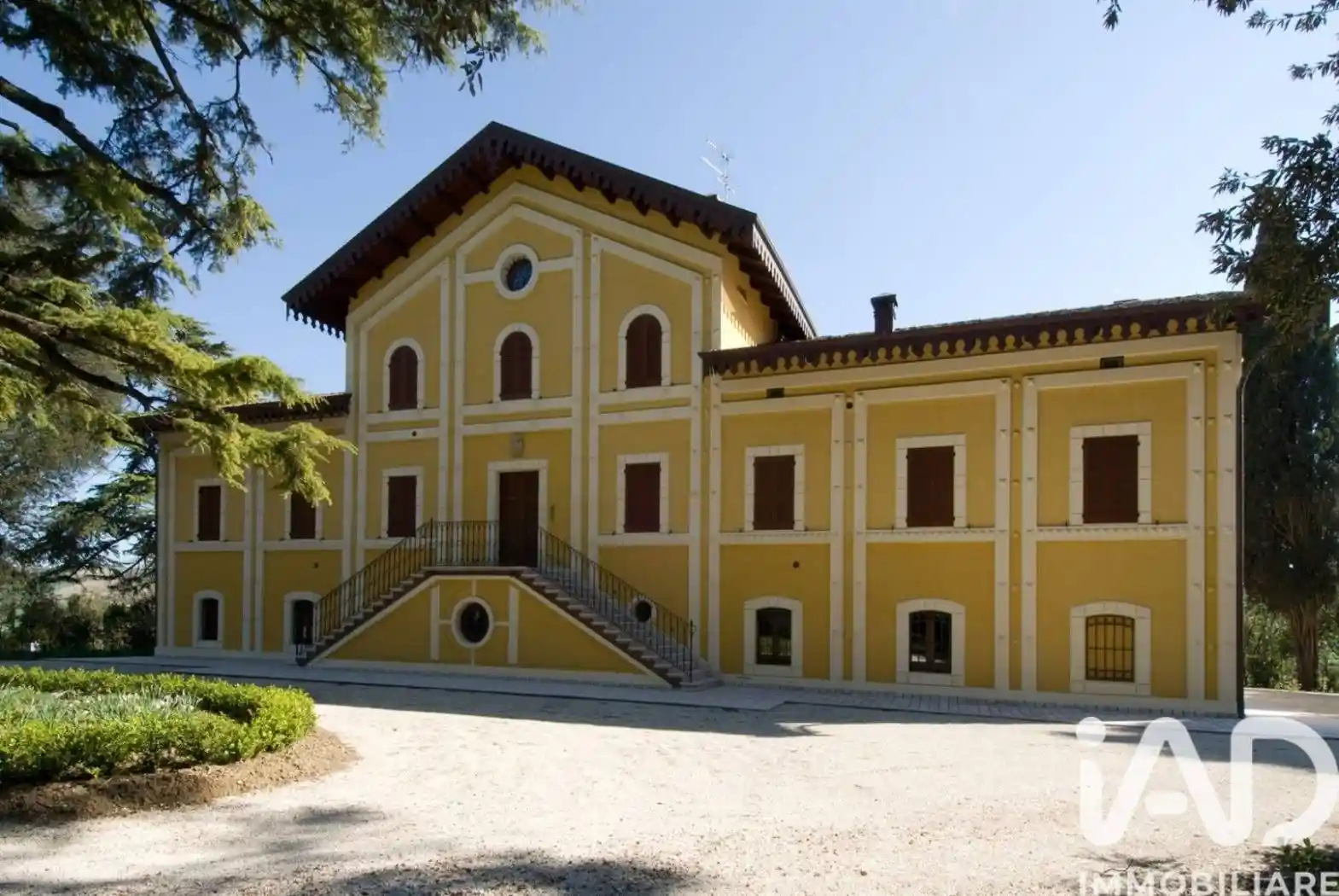 Villa in vendita a Macerata
