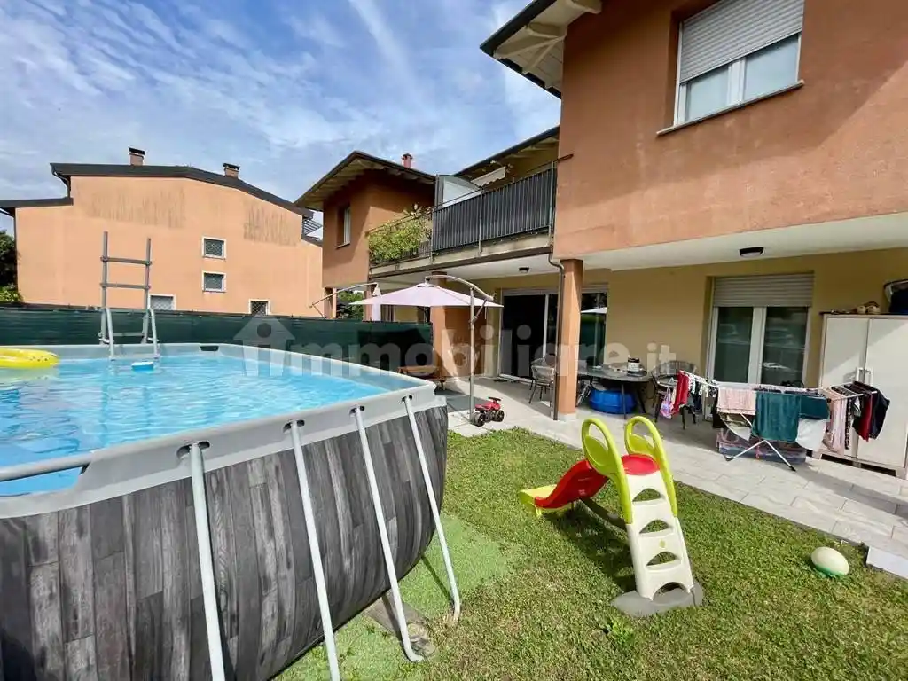 Appartamento in affitto a Azzate