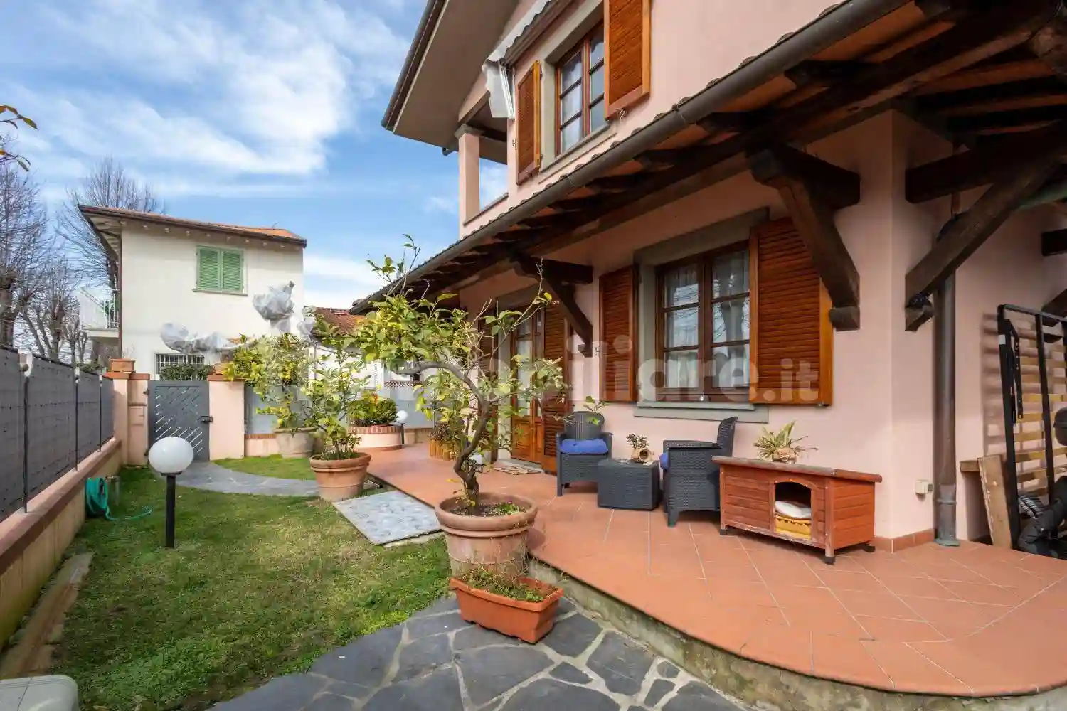 Villa - foto 2