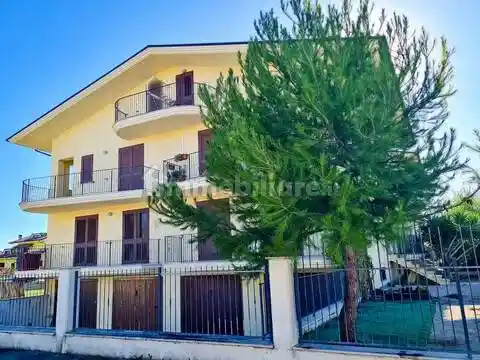 Appartamento in vendita a Pineto