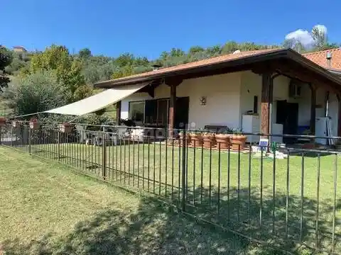 Villa in vendita a Torrice