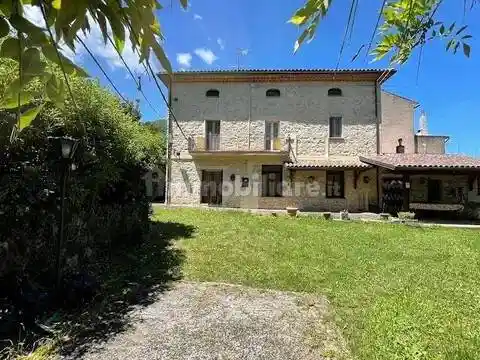 Villa in vendita a Pastena