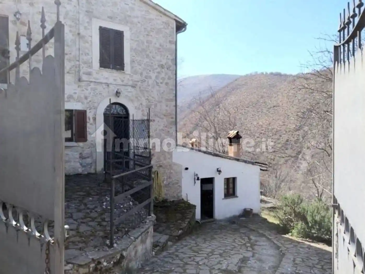 Villa in vendita a Preci