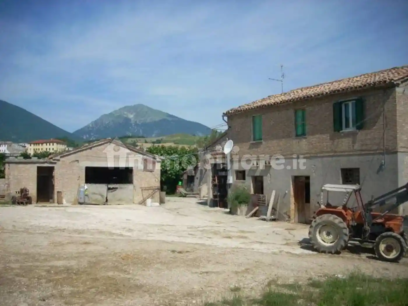 Rustico - Casale in vendita a Campli