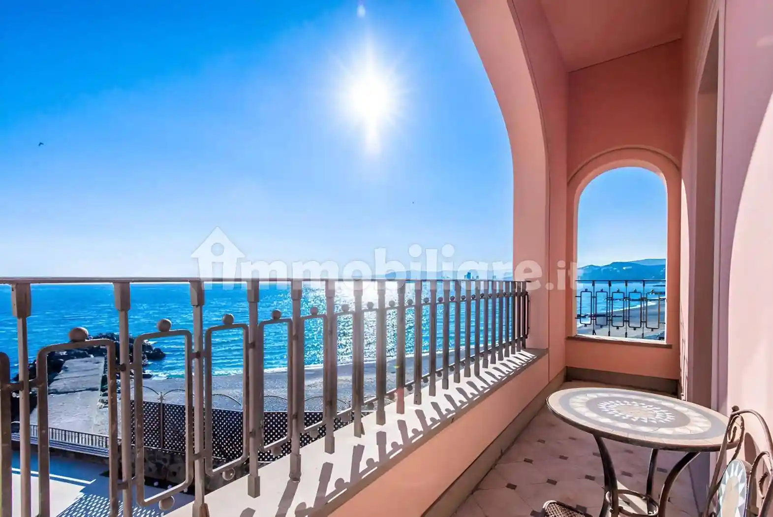 Villa in vendita a Albisola Superiore