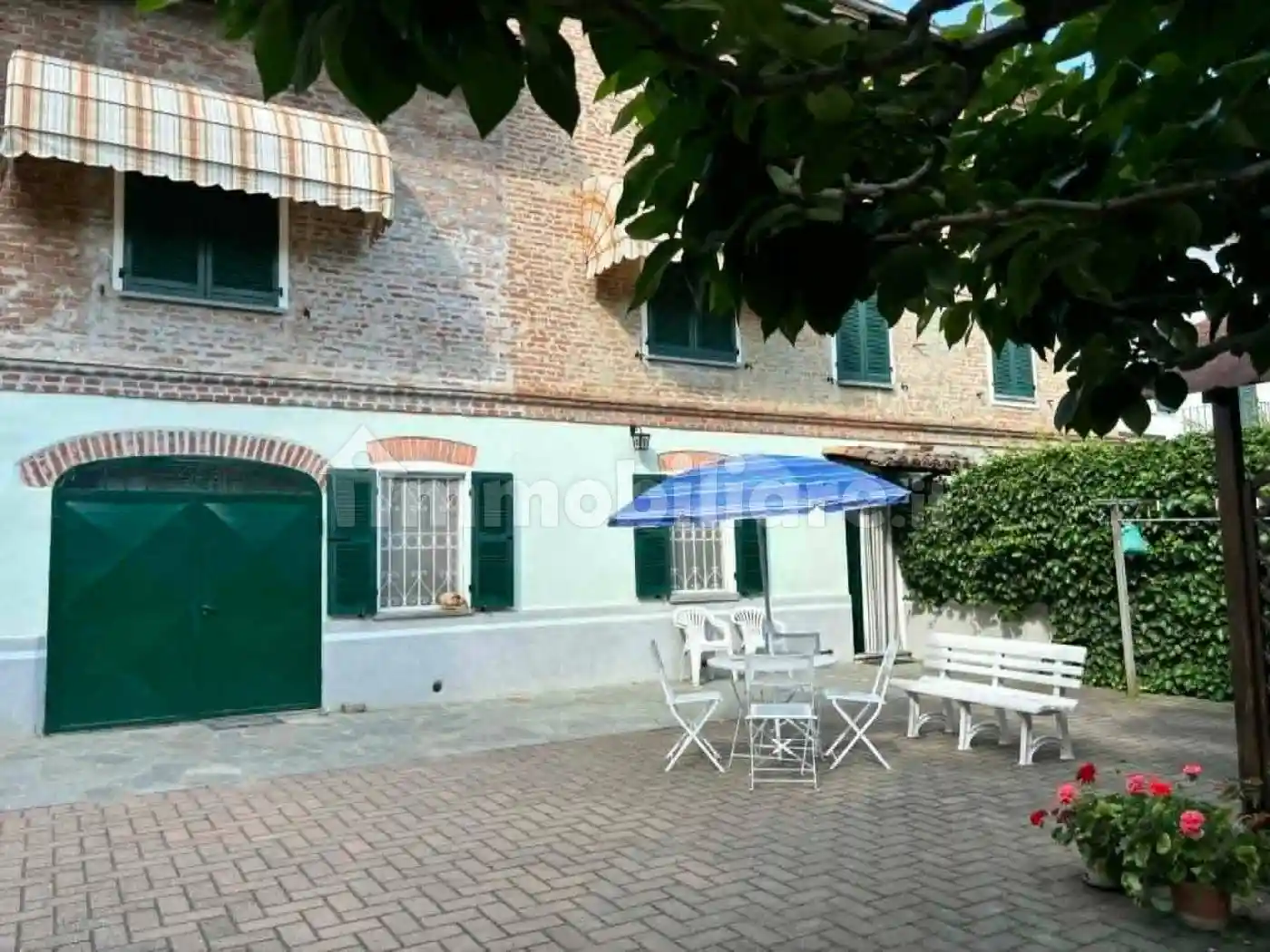 Villa in vendita a Castelnuovo Belbo