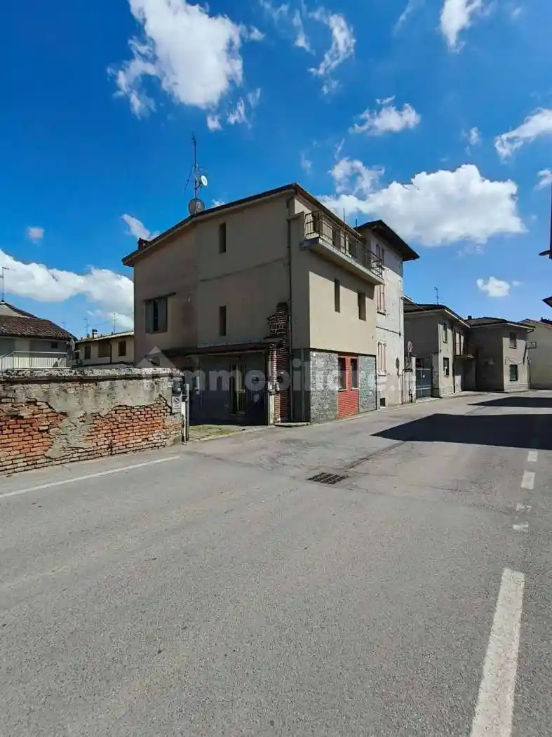 Casa indipendente in vendita a Pandino