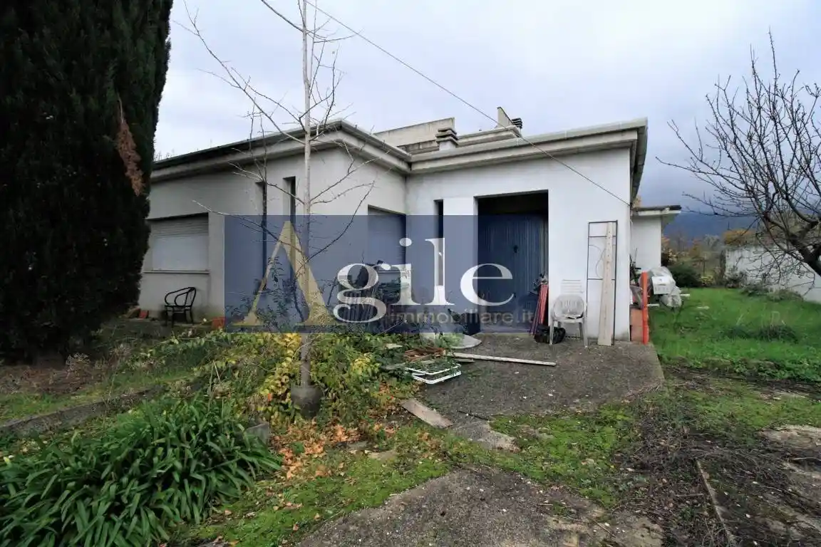 Villa in vendita a Folignano