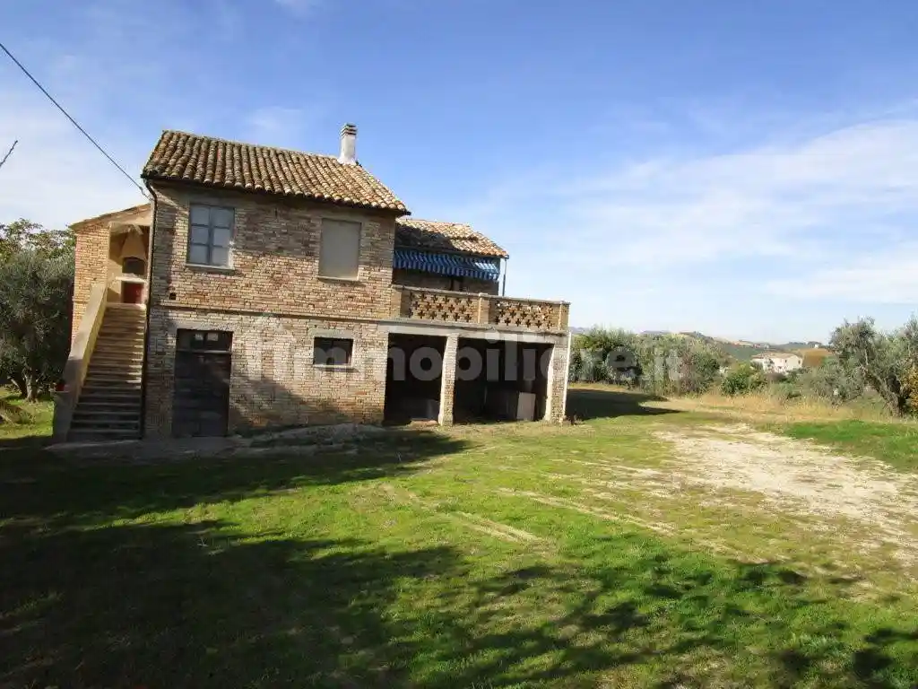 Rustico - Casale in vendita a Monsampolo del Tronto