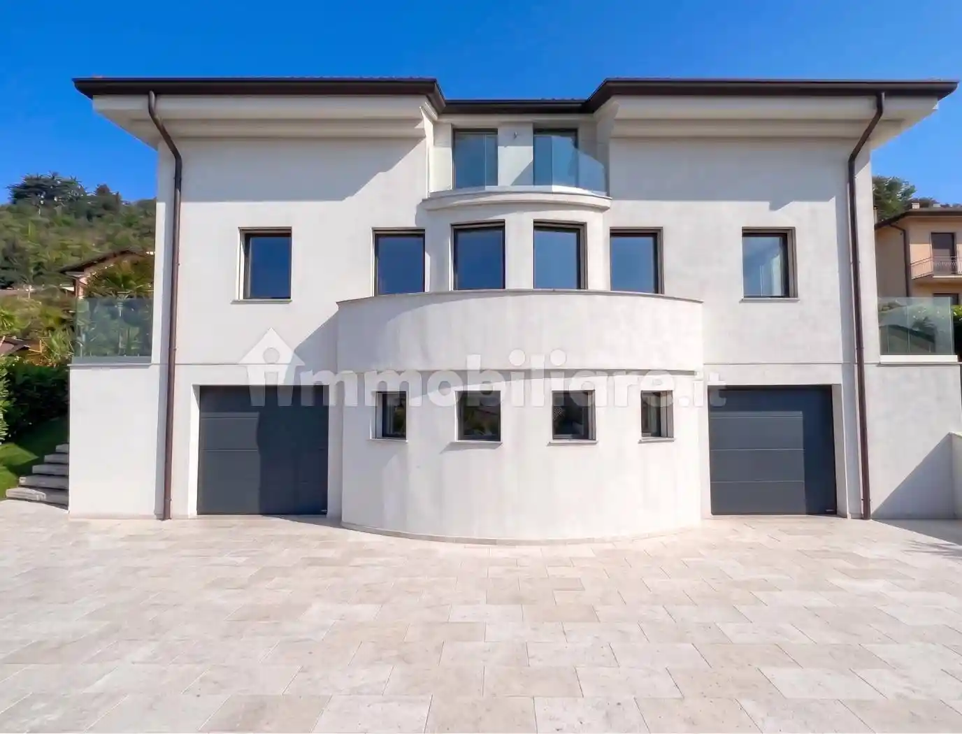 Villa in vendita a La Valletta Brianza