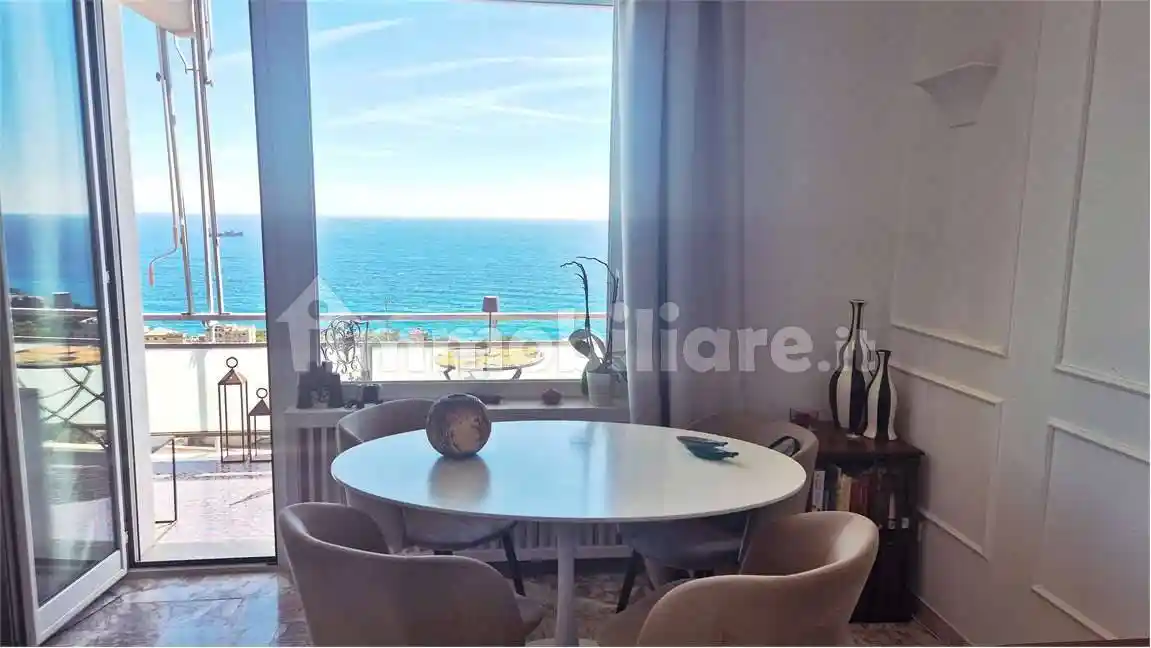 Appartamento in vendita a Genova