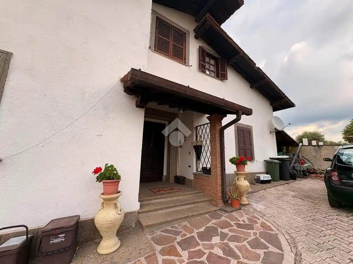 Villa in vendita a Lariano