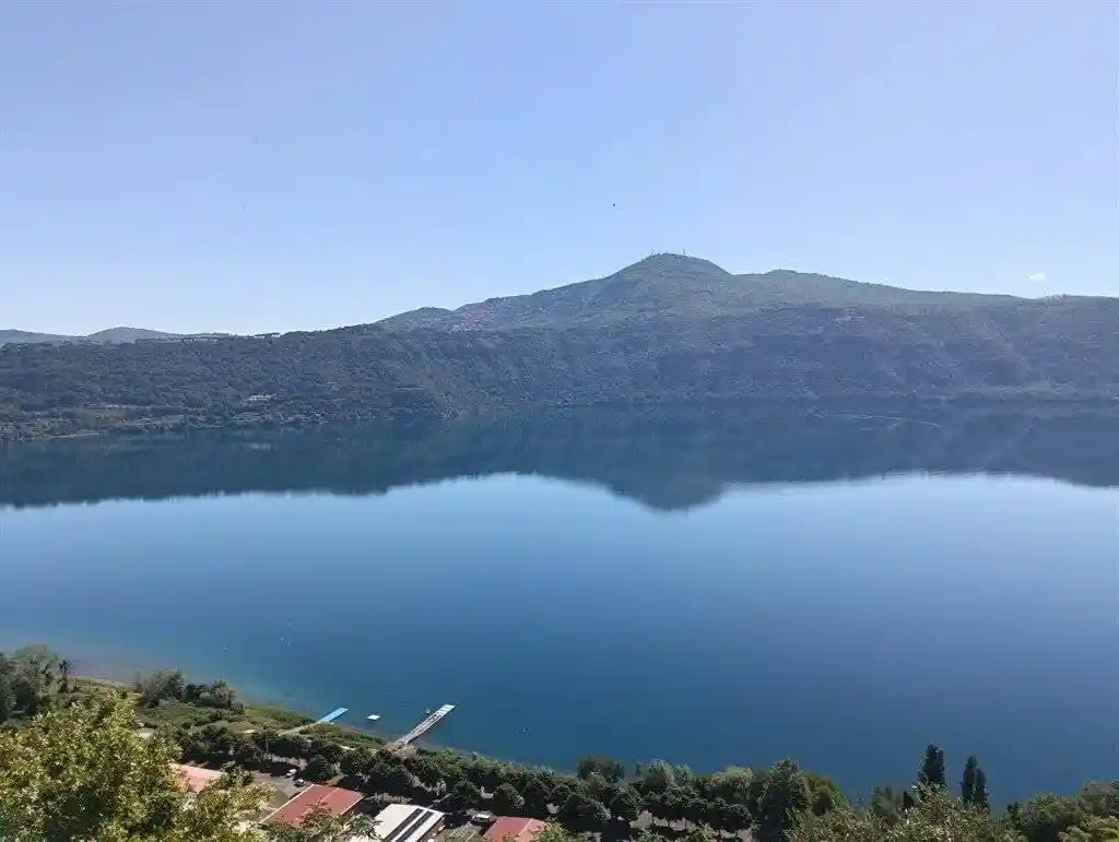 Appartamento in vendita a Castel Gandolfo