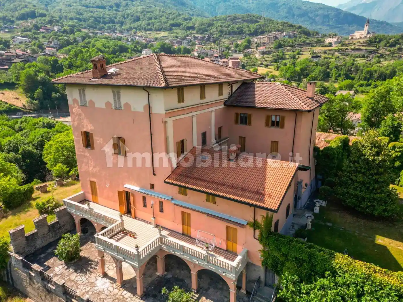 Palazzo - Edificio in vendita a Giaglione