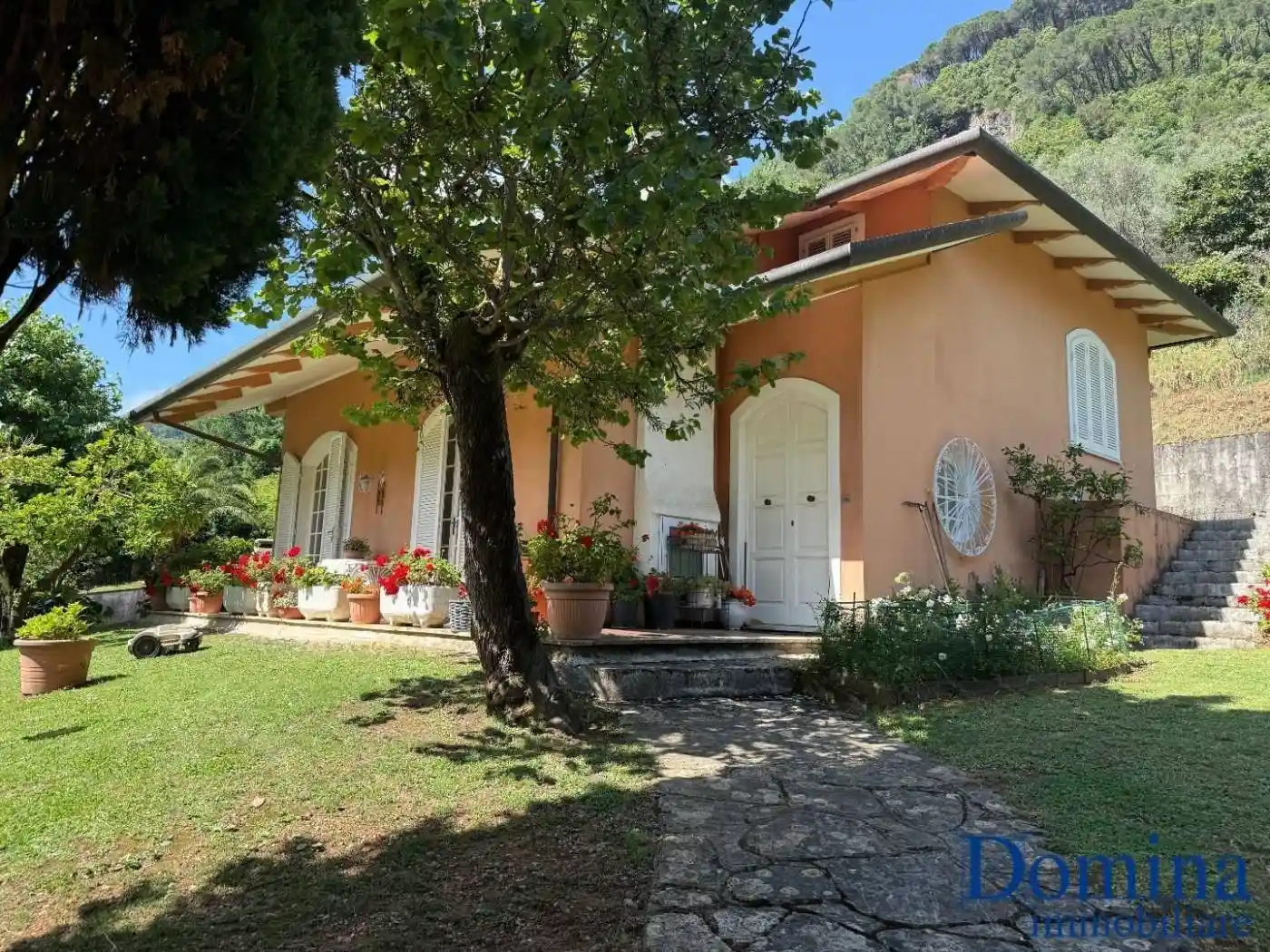 Villa in vendita a Massa