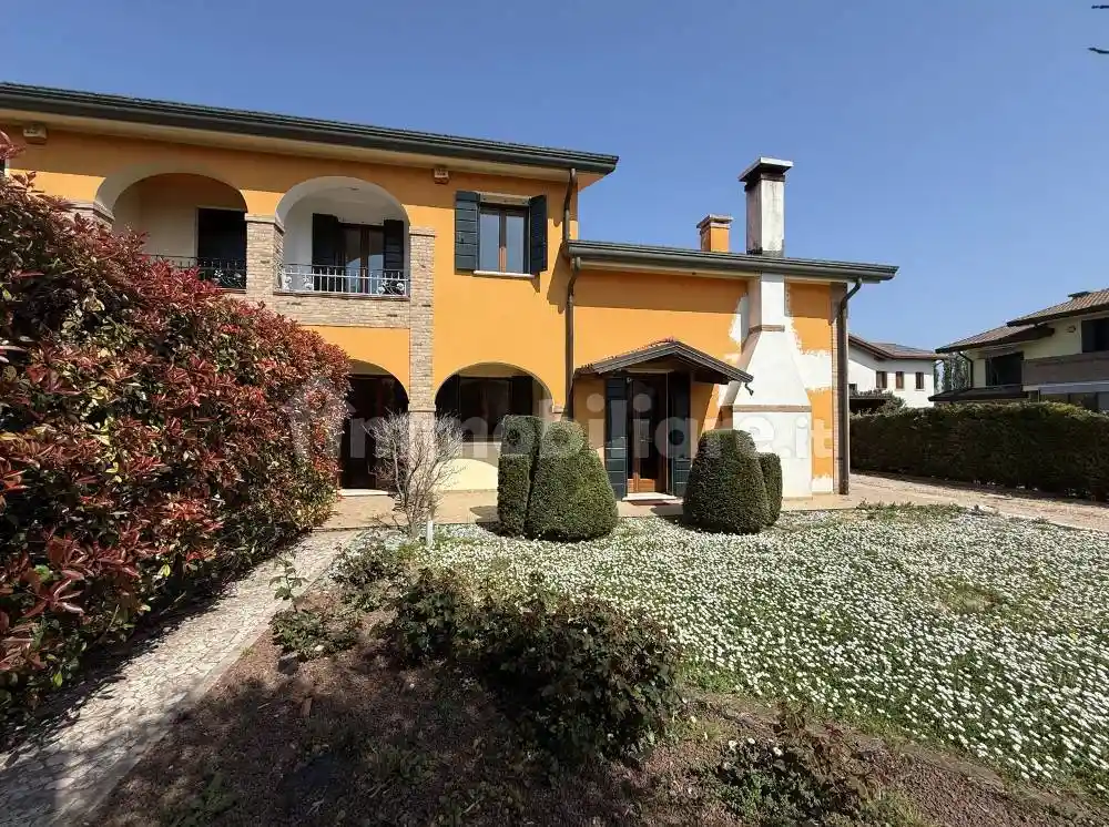 Villa in vendita a Correzzola