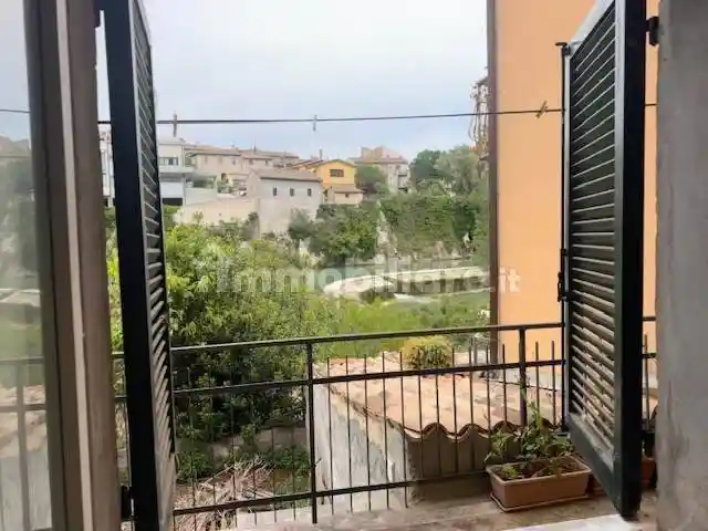 Casa indipendente in vendita a Fossombrone