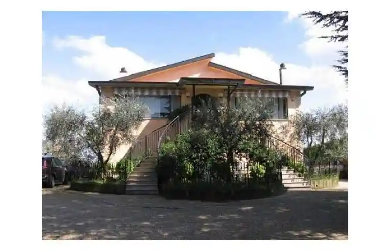 Villa in vendita a Faleria