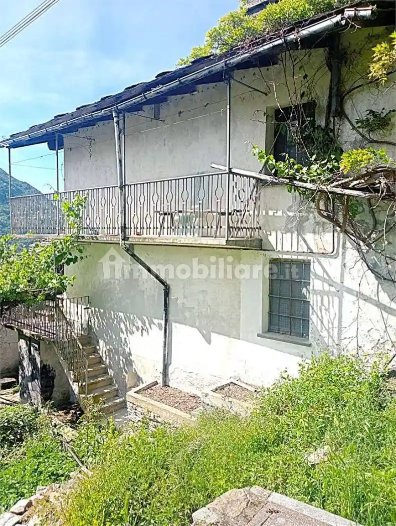 Casa indipendente in vendita a Perloz