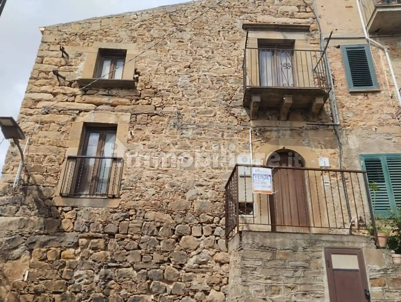 Casa indipendente in vendita a Castel di Lucio