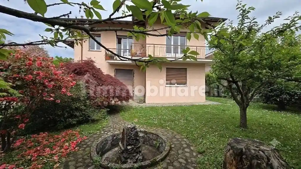 Appartamento in vendita a Mercallo