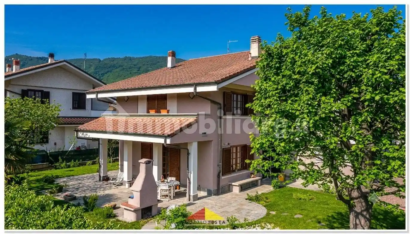 Villa in vendita a Busca