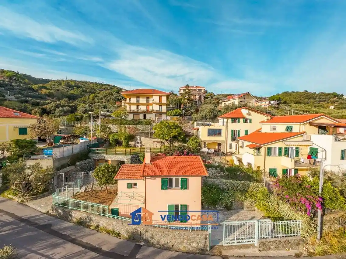 Villa in vendita a Varazze