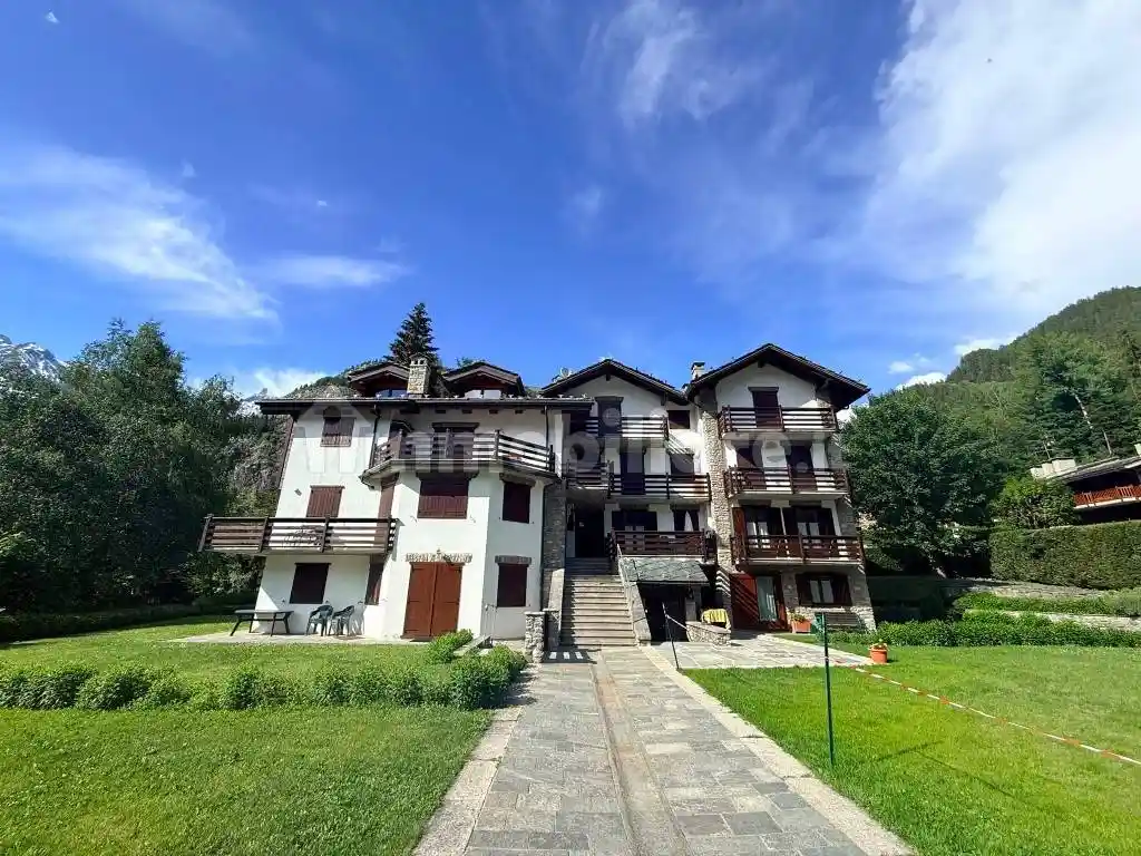 Appartamento in affitto a Courmayeur