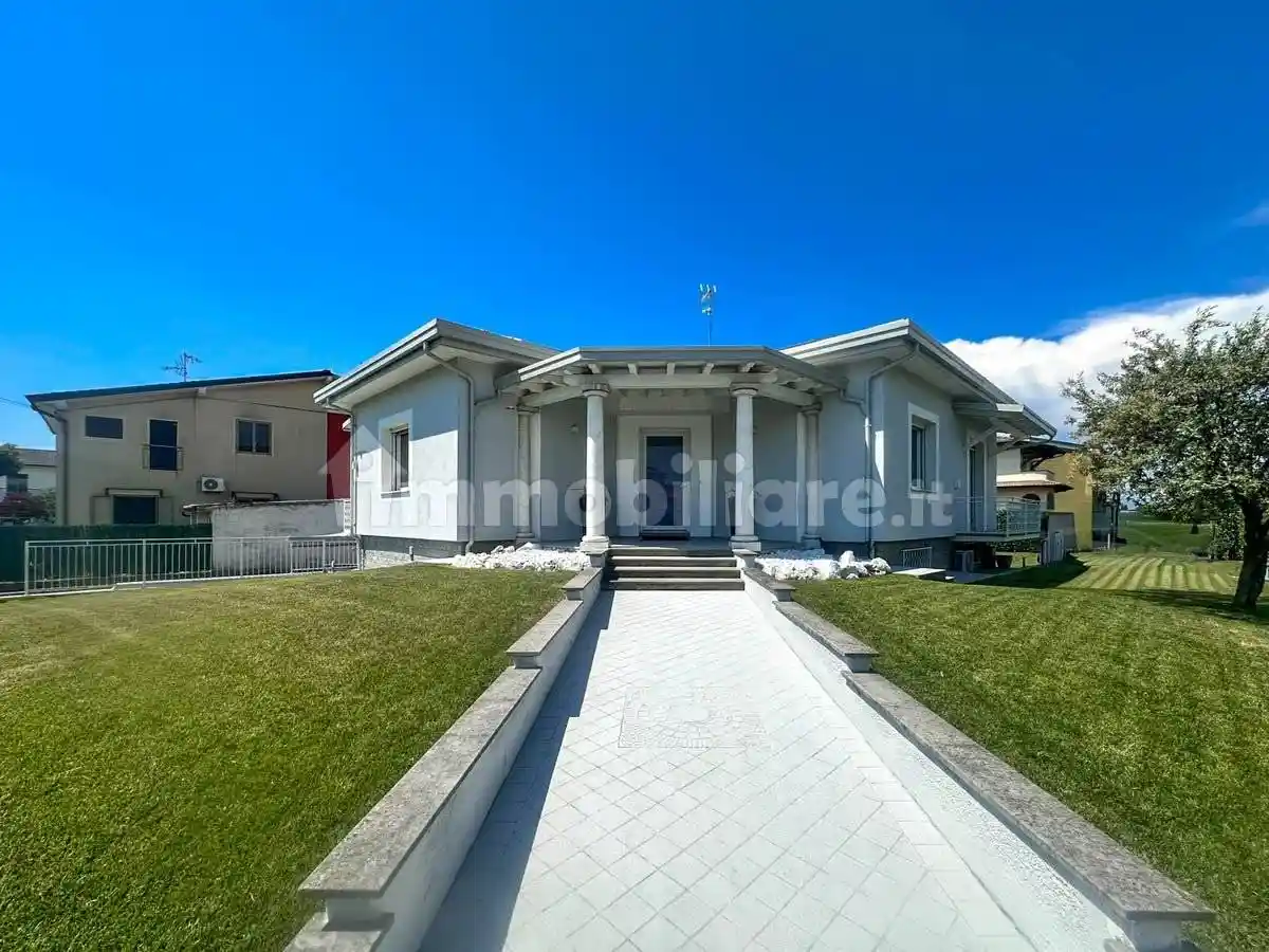 Villa in vendita a Lograto