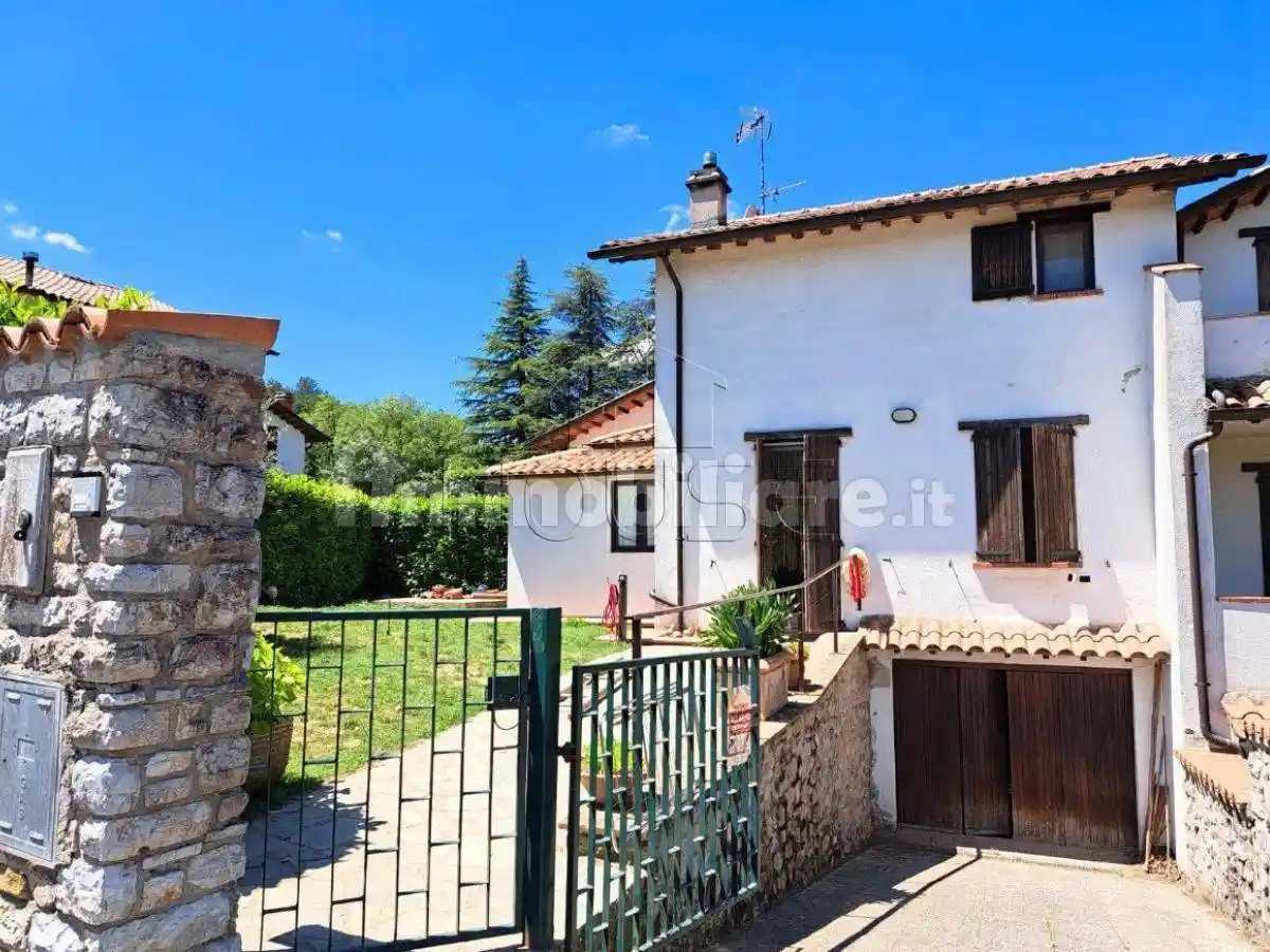 Casa indipendente in vendita a Pietralunga