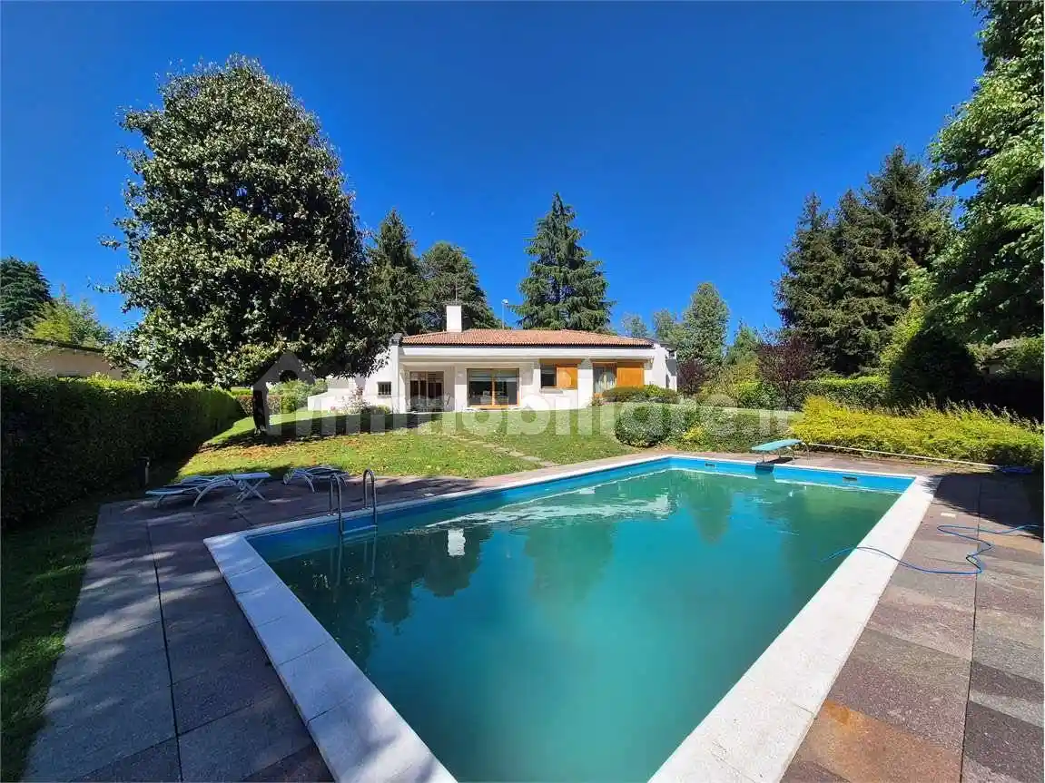 Villa in vendita a Carimate