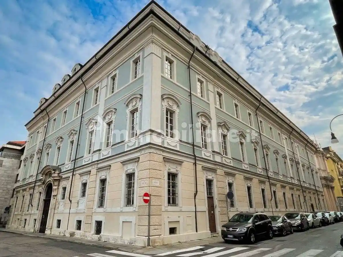 Palazzo - Edificio in vendita a Torino
