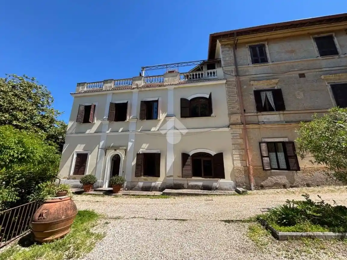 Villa in vendita a Genzano di Roma