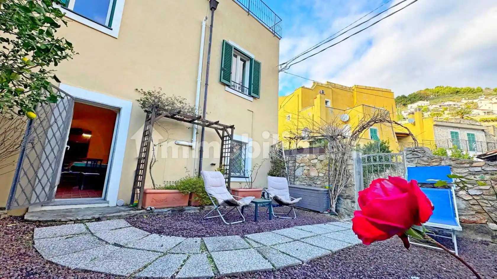 Casa indipendente in vendita a Finale Ligure