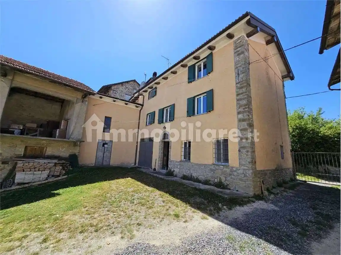 Casa indipendente in vendita a Camerana