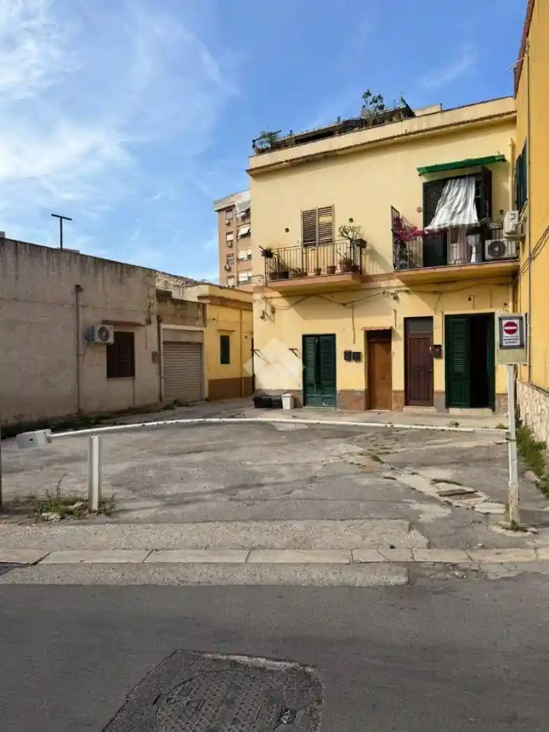 Casa indipendente in affitto a Palermo