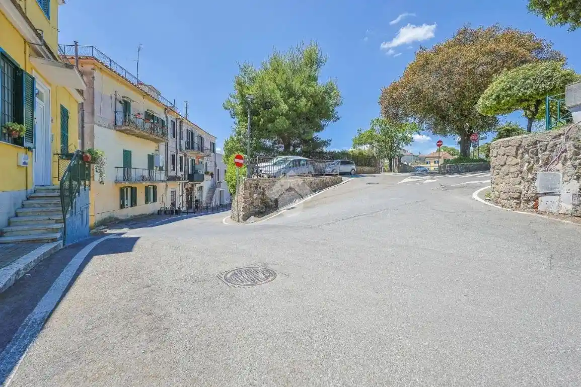 Appartamento in vendita a Ariccia
