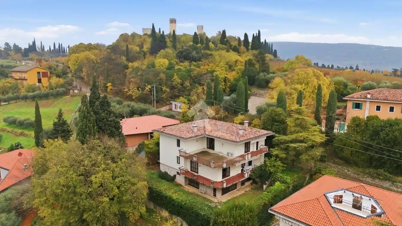 Villa in vendita a Verona