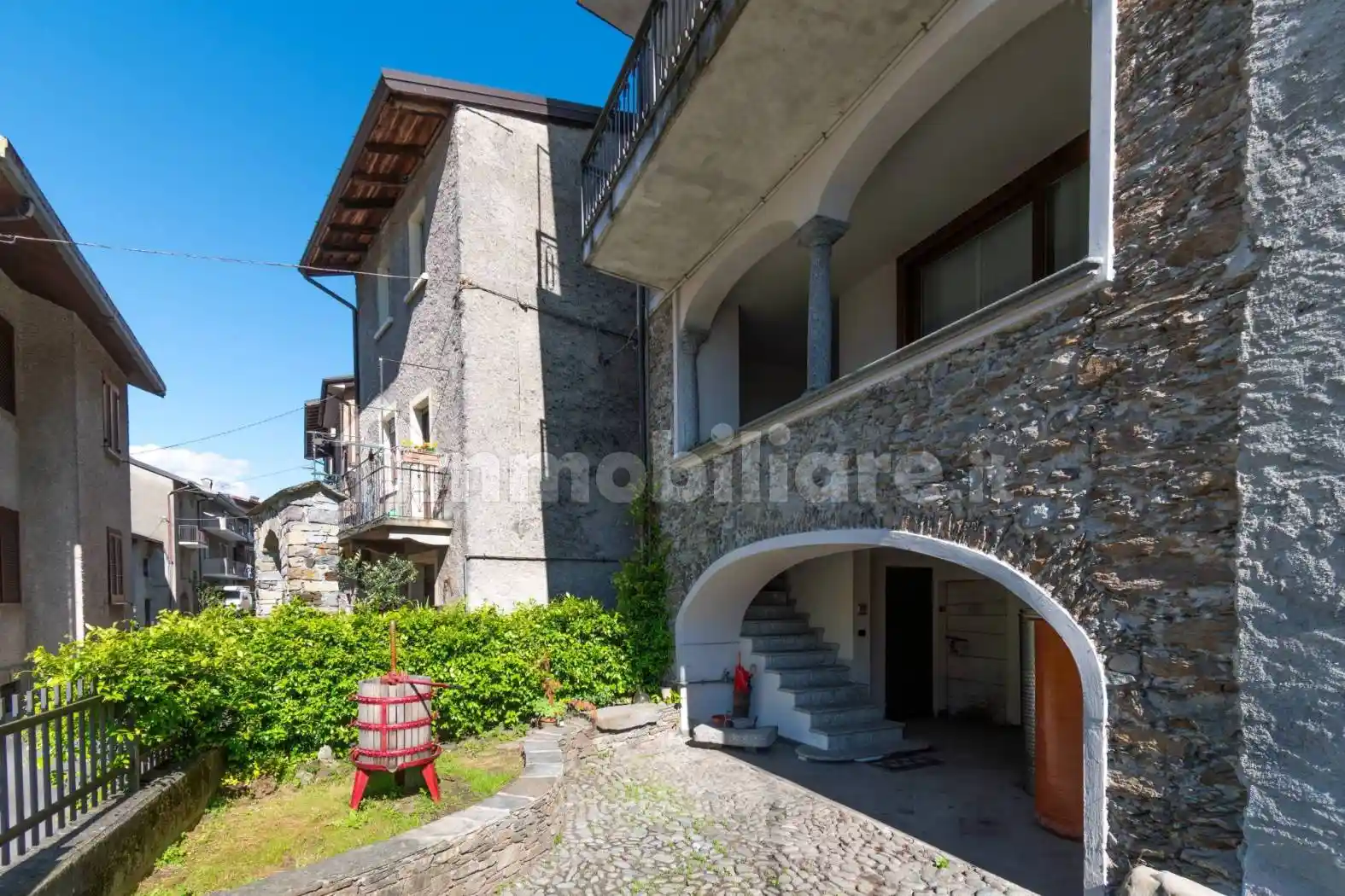 Appartamento in vendita a Rogolo