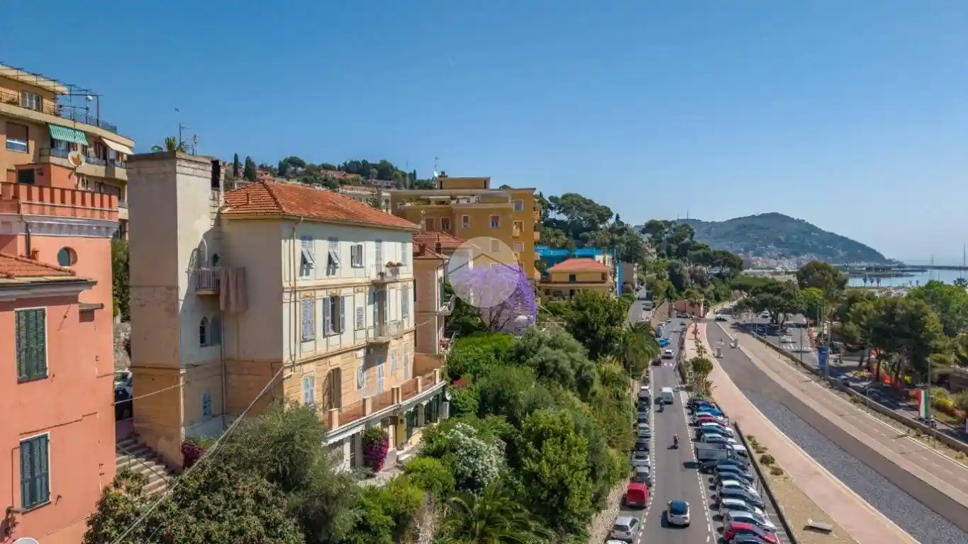 Appartamento in vendita a Imperia