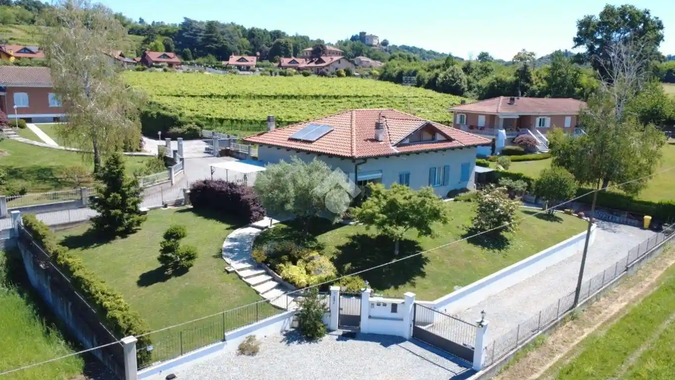 Villa in vendita a Roppolo