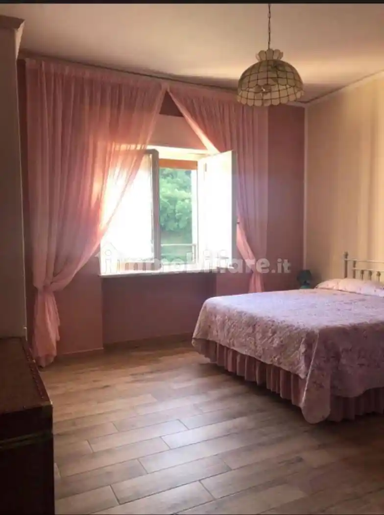 Appartamento in vendita a Caprarola
