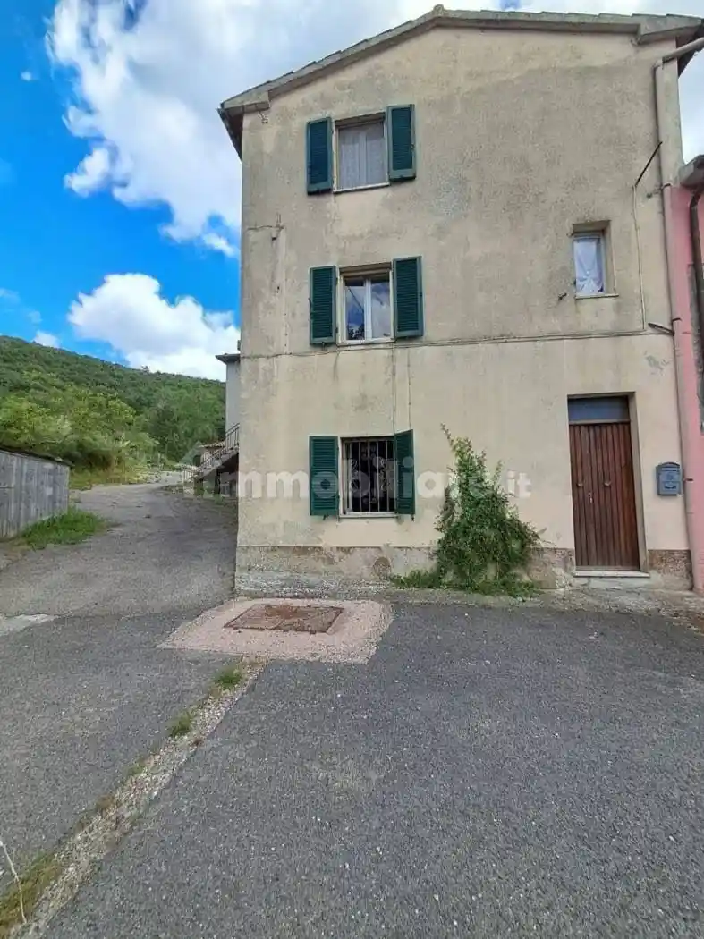 Casa indipendente in vendita a Castell'Azzara