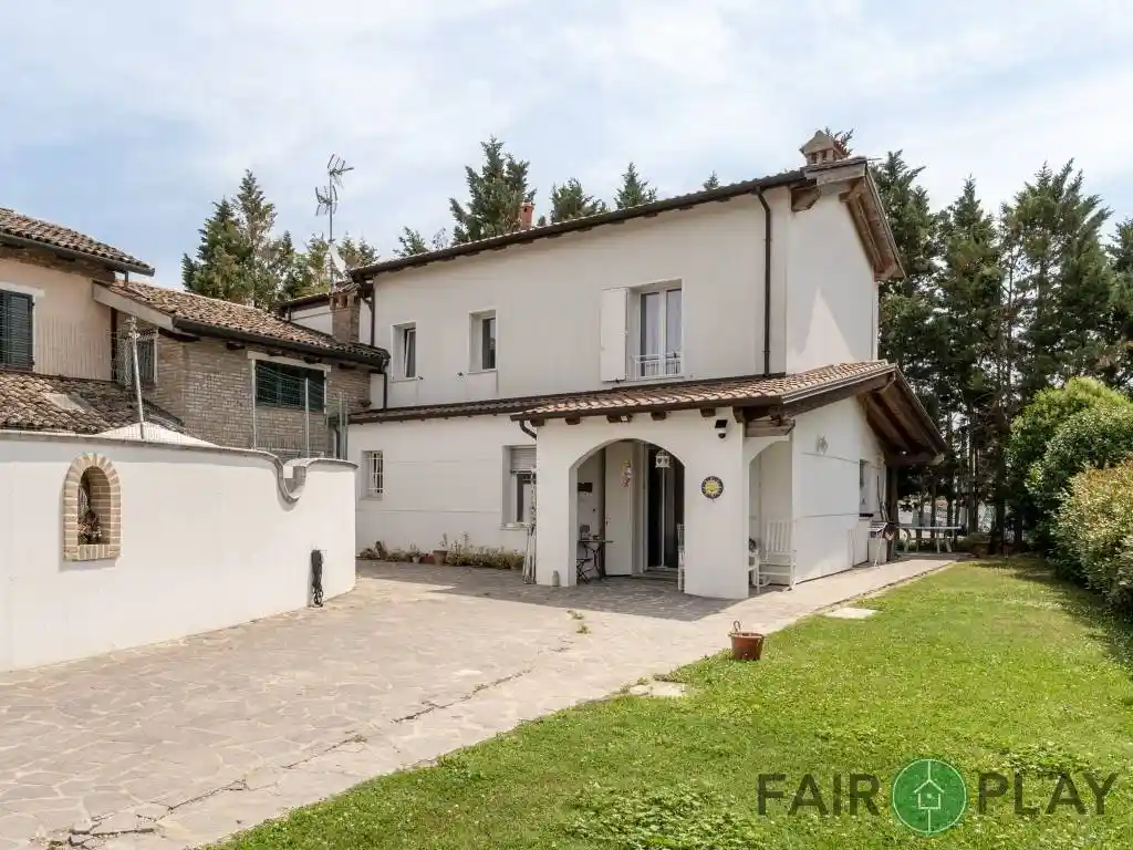 Casa indipendente in vendita a Russi