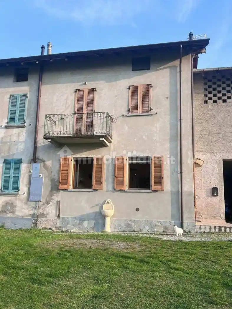Appartamento in affitto a Colico